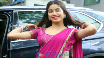 Photos: Janhvi Kapoor snapped in Juhu