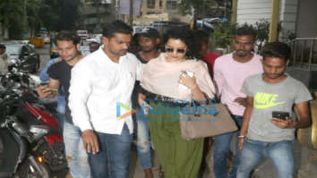Photos: Kangana Ranaut spotted at Hair Masters salon in Khar