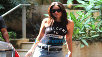 Photos: Kareena Kapoor Khan spotted at Aamir Khan’s house