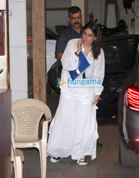 Photos Kareena Kapoor Khan Spotted In Bandra (2) | Kareena Kapoor Khan ...