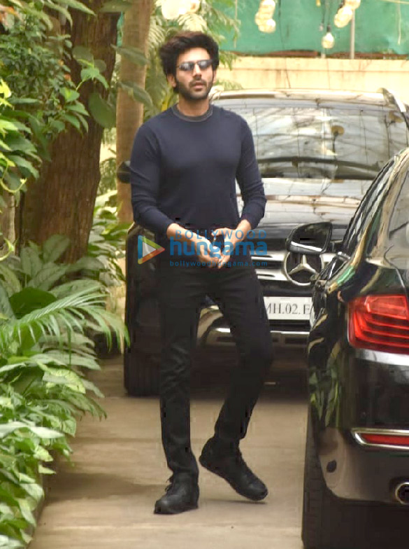photos kartik aaryan and ileana dcruz spotted at a dubbing studio in juhu 1