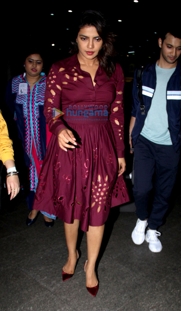 photos kiara advani vicky kaushal priyanka chopra jonas adah sharma and raveena tandon snapped at the airport 1