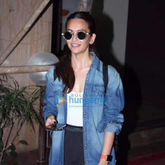 Photos: Kriti Kharbanda snapped in Andheri