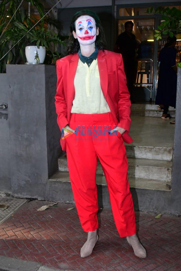 photos mandana karimi spotted at the kitchen garden in bandra 5