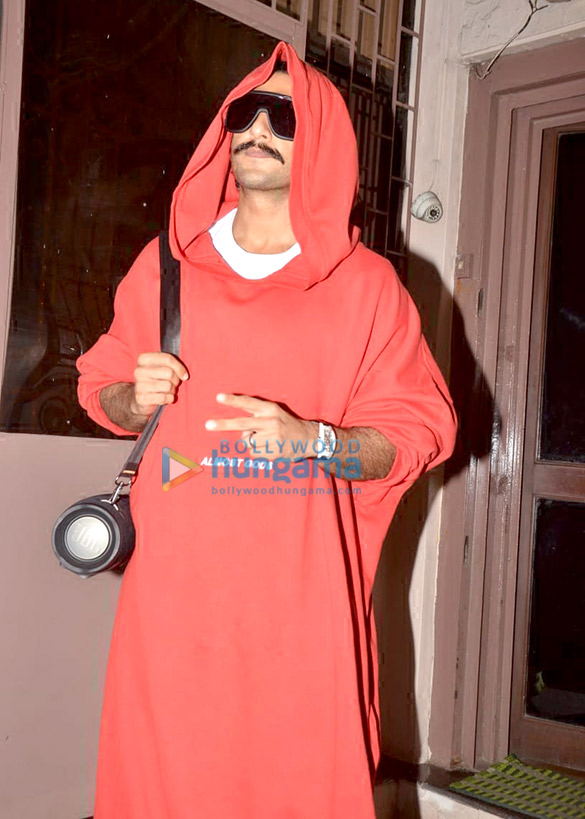 photos ranveer singh snapped at a dubbing studio in bandra 6