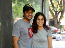 Photos: Riteish Deshmukh and Genelia Dsouza spotted at Starbucks in Khar