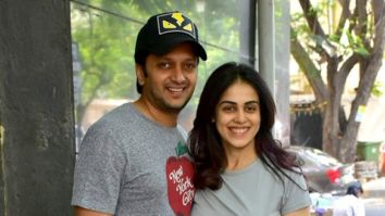 Photos: Riteish Deshmukh and Genelia Dsouza spotted at Starbucks in Khar