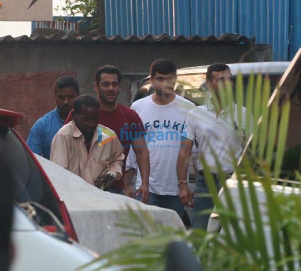 photos salman khan and anand pandit snapped in bandra 2