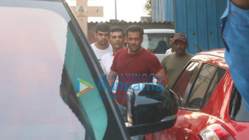 Photos: Salman Khan and Anand Pandit snapped in Bandra