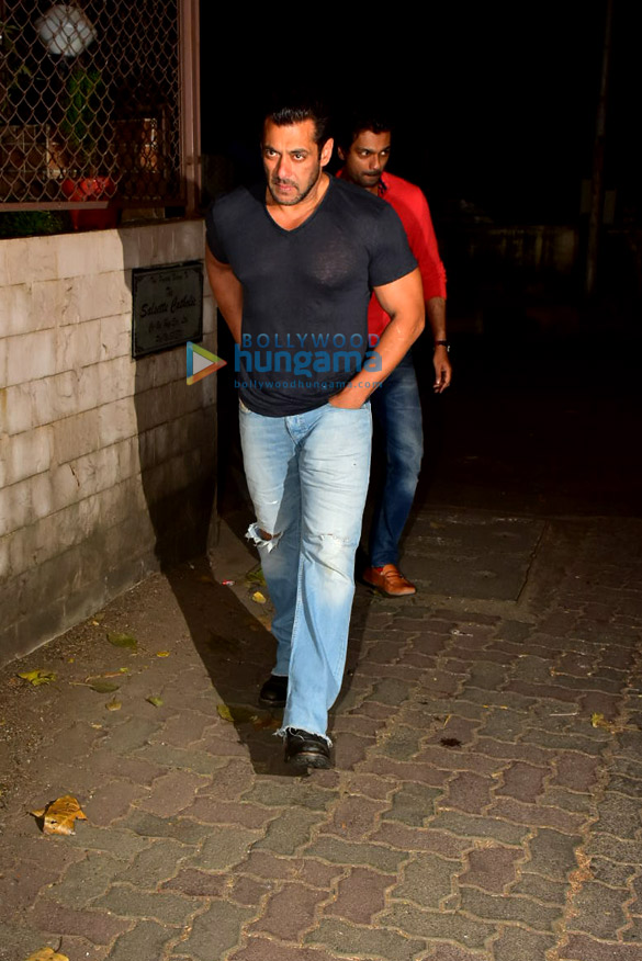 Photos: Salman Khan spotted at a recording studio in Bandra Photos: Salman Khan spotted at a recording studio in Bandra
