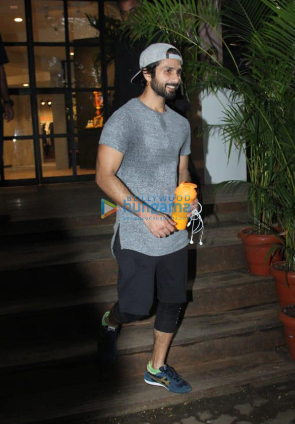 Photos: Shahid Kapoor and Mira Rajput snapped at the gym