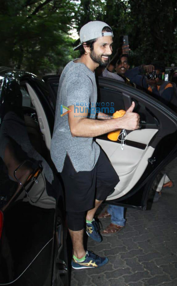 photos shahid kapoor and mira rajput snapped at the gym 4