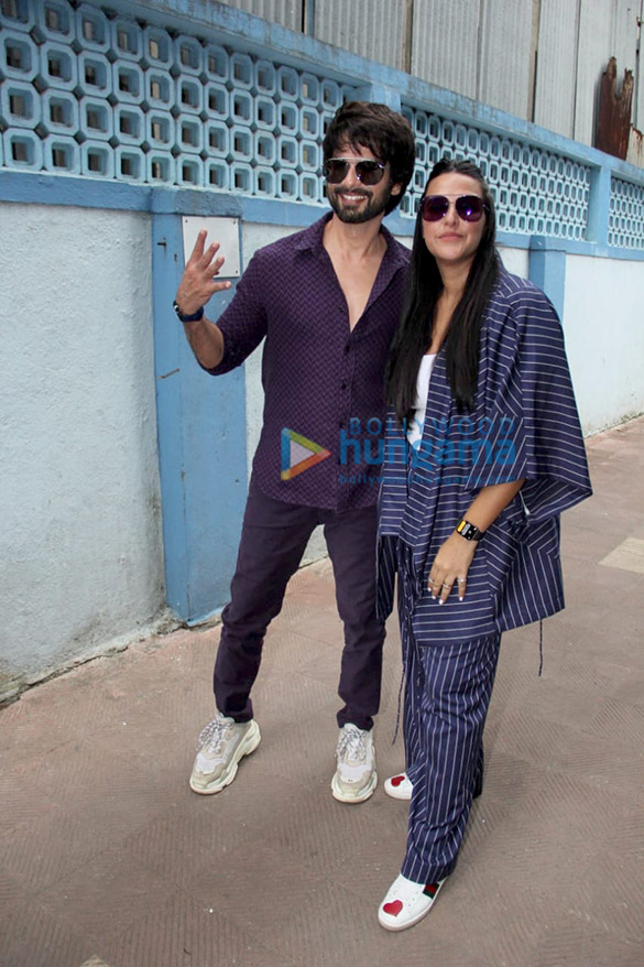 photos shahid kapoor and neha dhupia snapped on sets of the show nofilterneha season 4 2