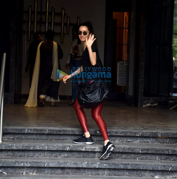 photos shraddha kapoor spotted at the gym in juhu 1 2