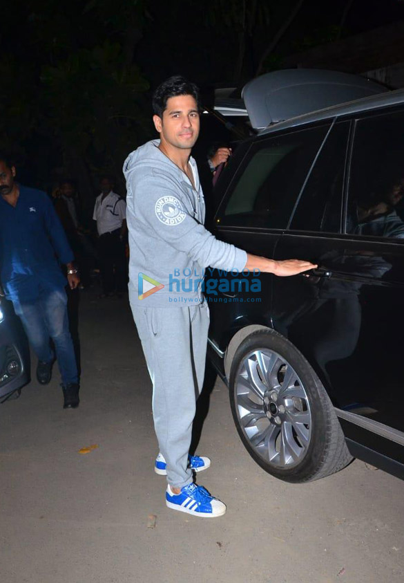 photos sidharth malhotra lara dutta and shilpa shetty snapped at the versova jetty 5