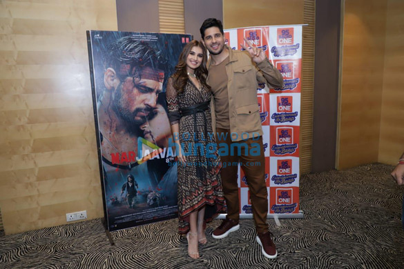 photos sidharth malhotra and tara sutaria snapped promoting their film marjaavaan in ahmedabad 3