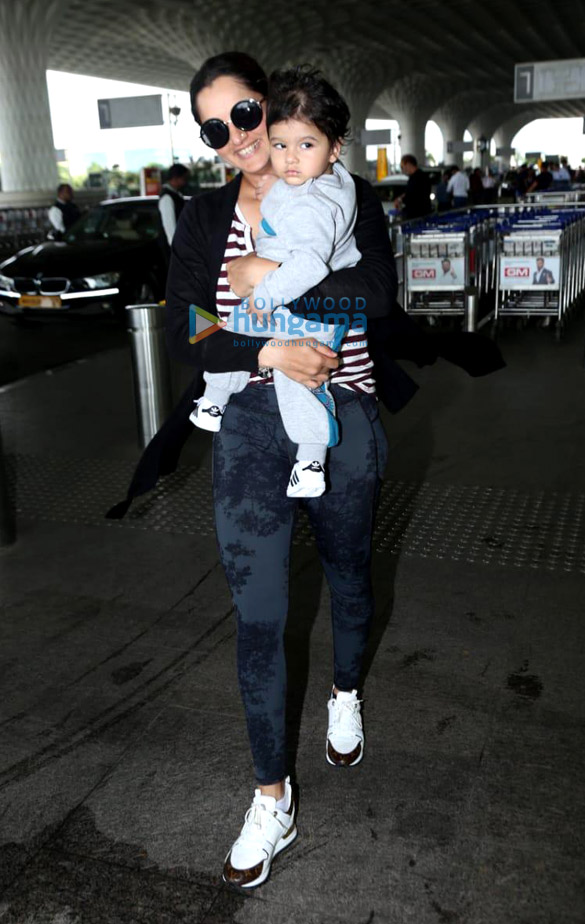 photos sunny leone sania mirza and others snapped at the airport 2