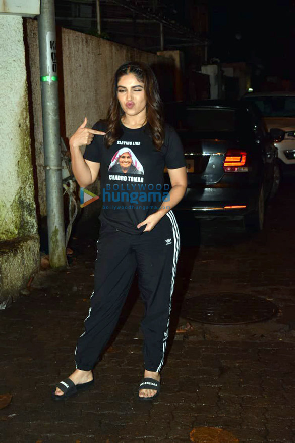 photos taapsee pannu and bhumi pednekar spotted at sunny super sound in juhu 2
