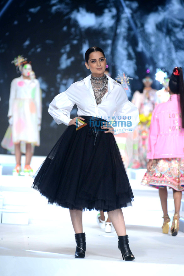 photos vaani kapoor aditi rao hydari and others walk the ramp at the bombay times fashion week 10