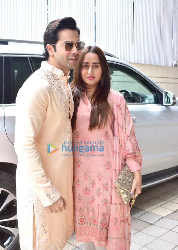 photos varun dhawan natasha dalal rohit dhawan and others snapped during laxmi pujan 6