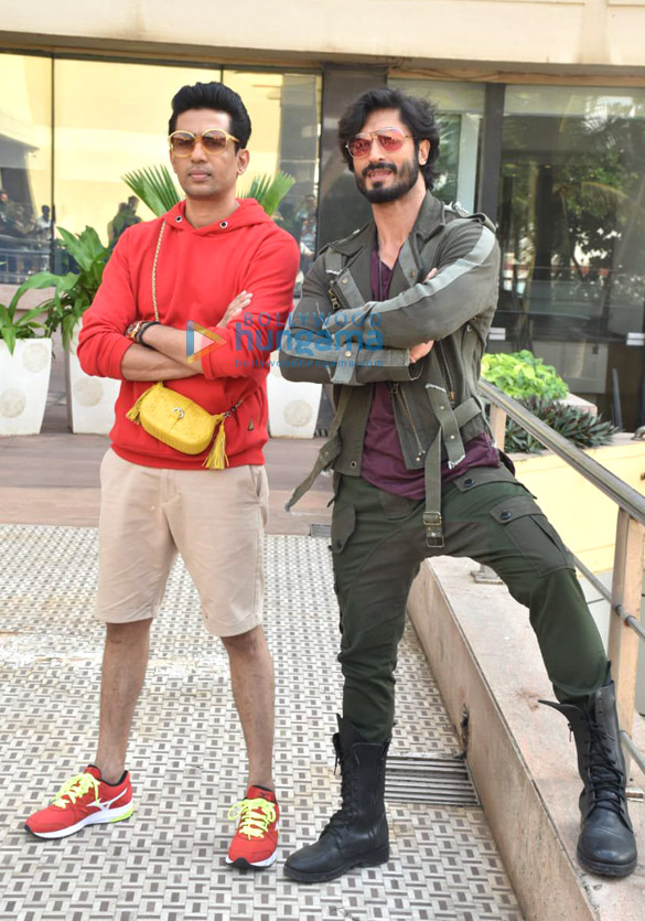 photos vidyut jammwal and gulshan devaiah snapped during commando 3 promotions 1
