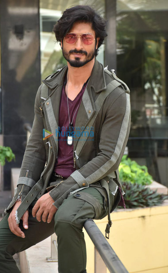 photos vidyut jammwal and gulshan devaiah snapped during commando 3 promotions 5