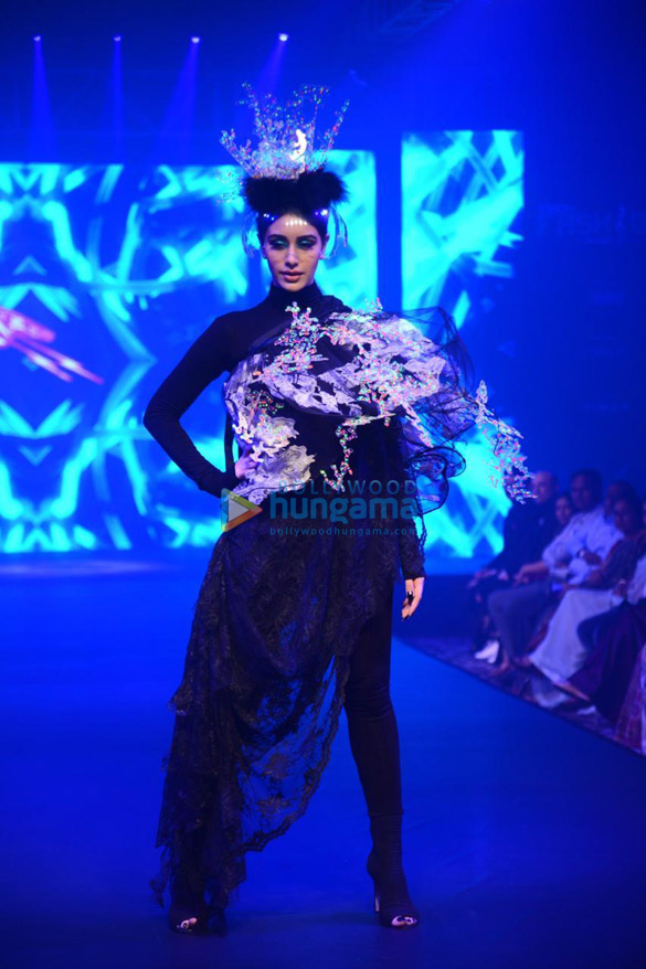 photos warina hussain walks the ramp as the show stopper at tech fashion tour 2019 1