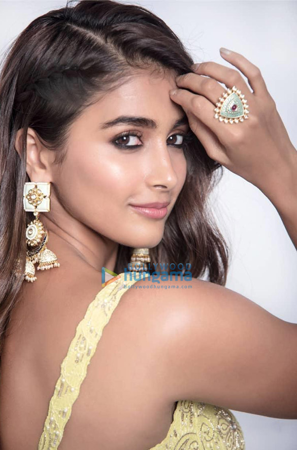 pooja hegde 3 3