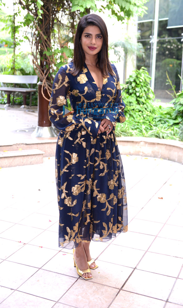 priyanka chopra jonas rohit saraf shonali bose promote the sky is pink in delhi 5