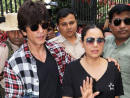 Shah Rukh Khan & Gauri Khan Spotted casting their VOTE in Bandra