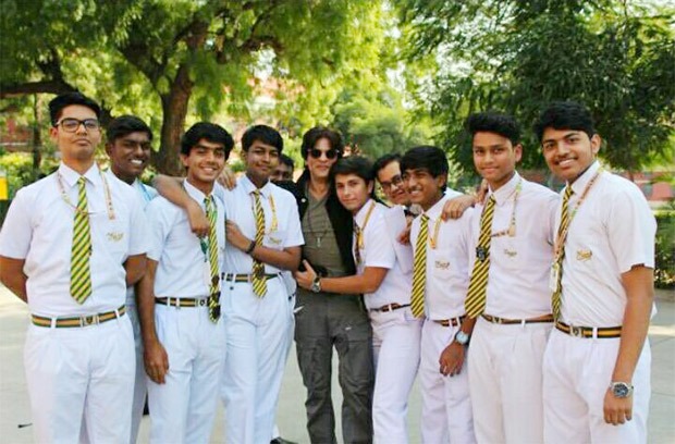 Shah Rukh Khan visits his alma mater St. Columba's in Delhi 