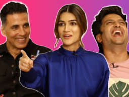 TRY NOT TO LAUGH: Akshay, Riteish & Housefull 4 co-stars’ HILARIOUS FIGHT | Quiz | Kriti | Bobby | Pooja