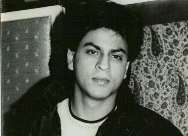 VIDEO: Shah Rukh Khan wins the internet in this throwback video from his anchoring days