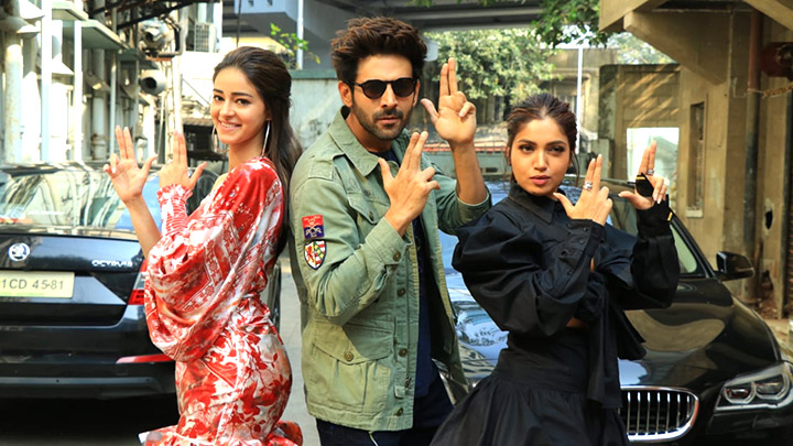 Kartik Aaryan, Bhumi Pednekar and Ananya Panday snapped promoting their film Pati Patni Aur Woh at the Fever 104 FM office Part 2
