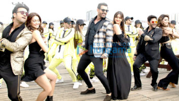 Movie Stills from the movie Pagalpanti