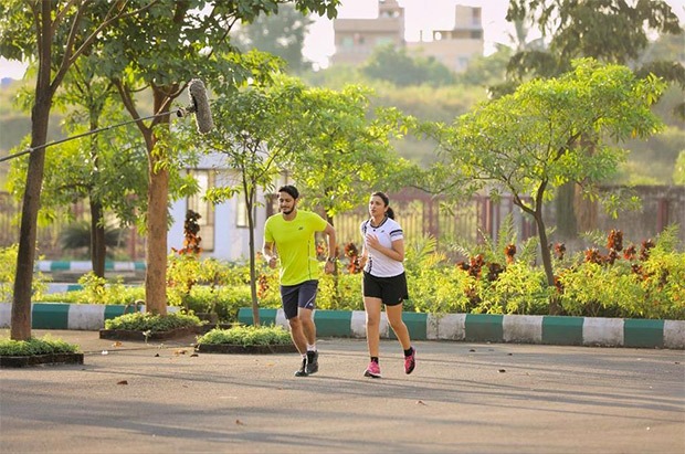 Parineeti Chopra shoots training sequence for Saina Nehwal's biopic (watch video) Parineeti Chopra shoots training sequence for Saina Nehwal's biopic (watch video)