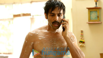 Movie Stills Of The Movie Pati Patni Aur Woh
