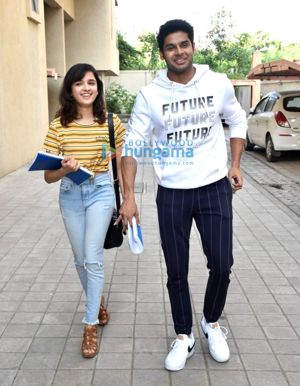 photos abhimanyu dassani and shirley setia snapped at sabbir khans office 1