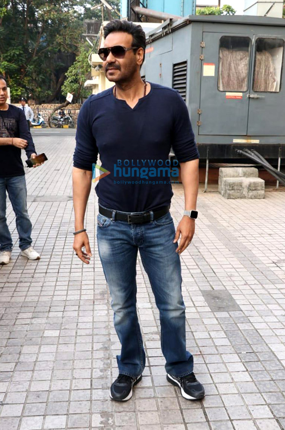 photos ajay devgn snapped at pvr juhu 2