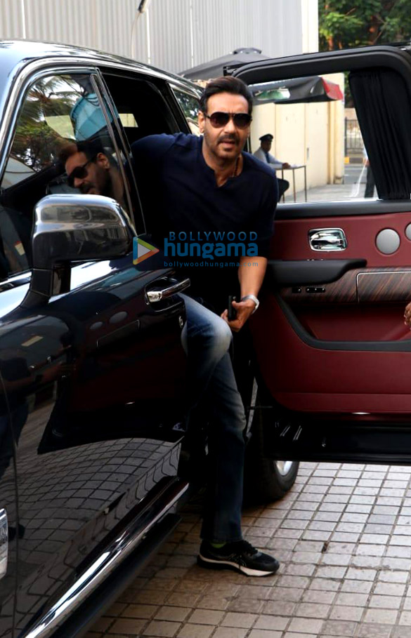 photos ajay devgn snapped at pvr juhu 4