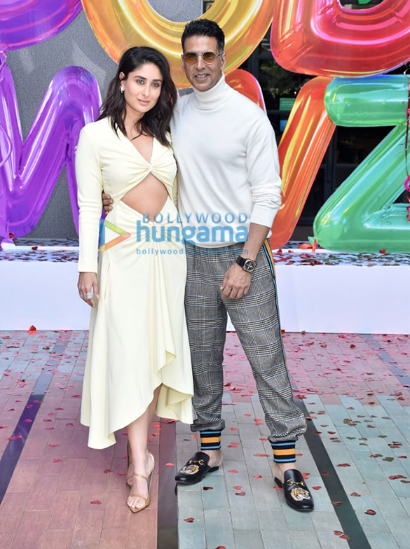photos akshay kumar kareena kapoor khan kiara advani diljit dosanjh and karan johar grace the trailer launch of good newwz 1