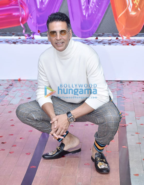 Photos Akshay Kumar, Kareena Kapoor Khan, Kiara Advani, Diljit Dosanjh ...