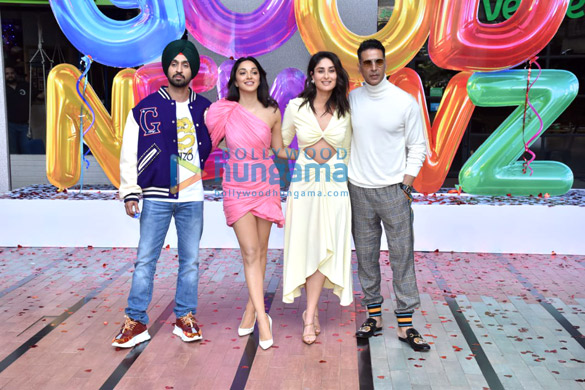 photos akshay kumar kareena kapoor khan kiara advani diljit dosanjh and karan johar grace the trailer launch of good newwz1 7