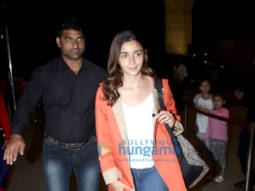 Photos: Alia Bhatt, Ranveer Singh, Kriti Sanon and others snapped at the airport