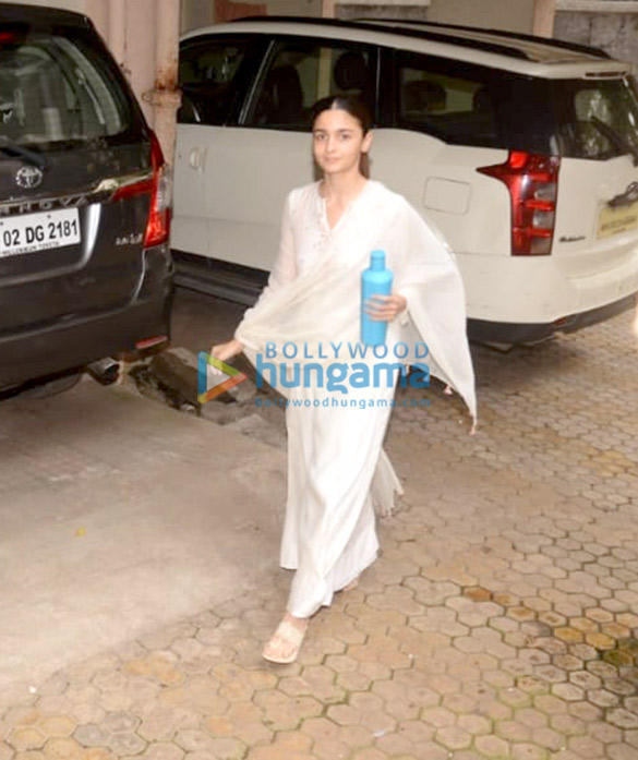 photos alia bhatt spotted at sanjay leela bhansalis office in juhu 2