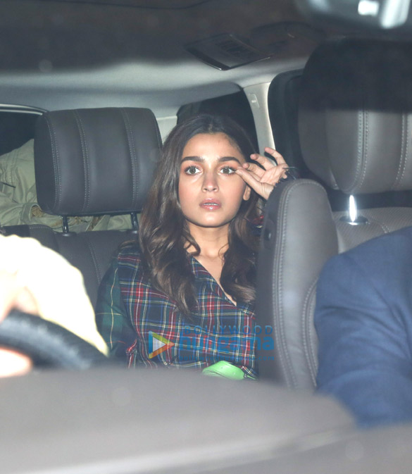 photos ananya panday kajol malaika arora and others attend karan johars house party 6