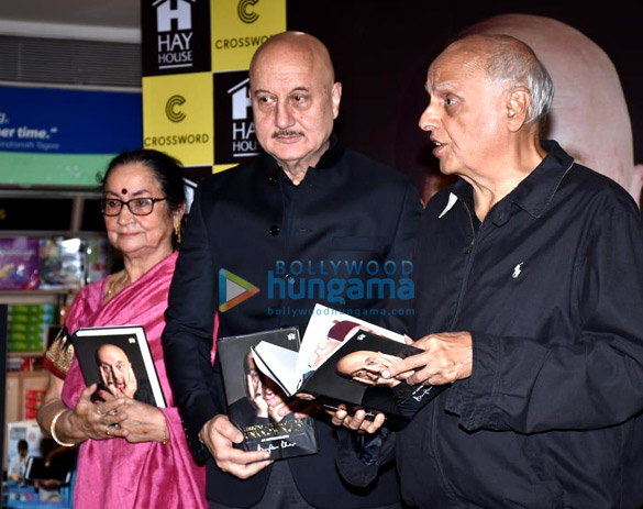 photos anupam kher snapped at his book launch 6