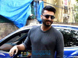 Photos: Arjun Kapoor snapped at a dubbing studio in Juhu
