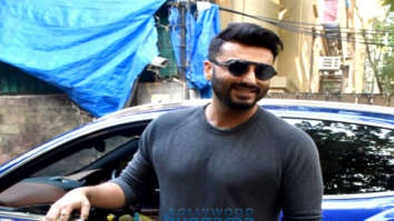 Photos: Arjun Kapoor snapped at a dubbing studio in Juhu