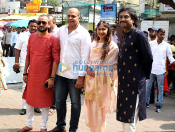 Photos: Ashutosh Gowariker, Sunita Gowariker and Ajay - Atul visit Siddivinayak temple